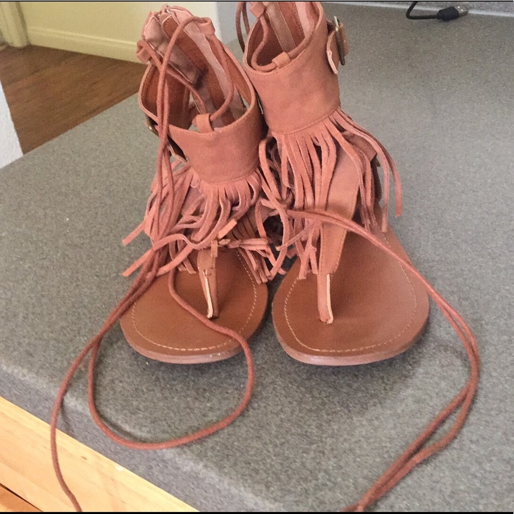 Flat sandals